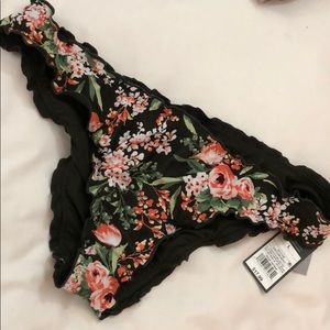 NEVER BEEN WORN BATHING SUIT BOTTOMS